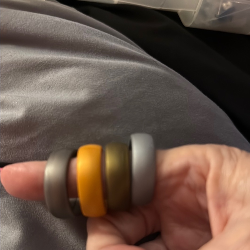 New Men’s Set of Four Stylish Silicone size 14 Rings with